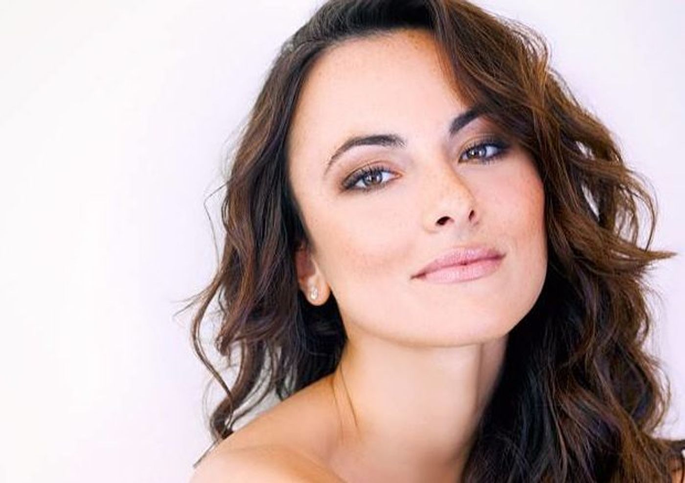 Review: 100 YEARS OF BERNSTEIN: CZECH NATIONAL SYMPHONY, CONDUCTED BY JOHN MAUCERI, MEZZO SOPRANO, ISABEL LEONARD at Tilles Center, CW POST University  Image