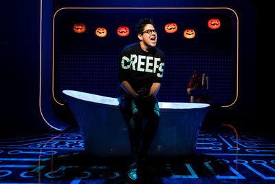 GEORGE SALAZAR Photo