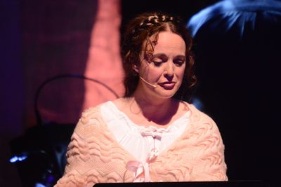 Melissa Errico Photo