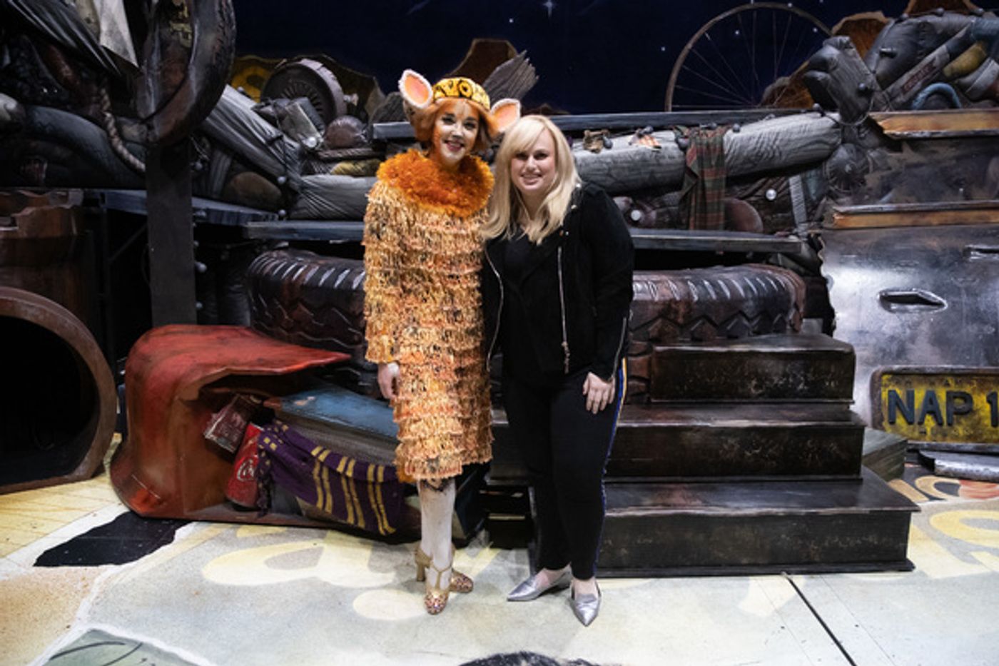 Photo Flash: Rebel Wilson Visits CATS in Los Angeles  Image