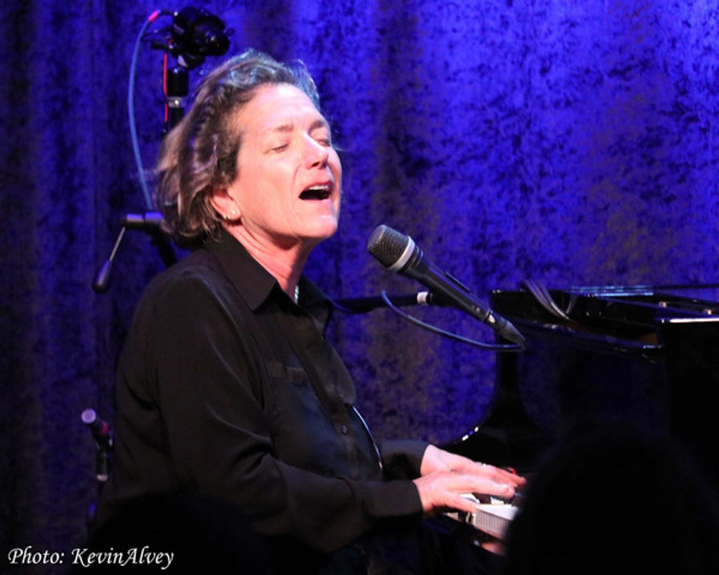 Photo Flash: Victoria Shaw Returns to Birdland  Image