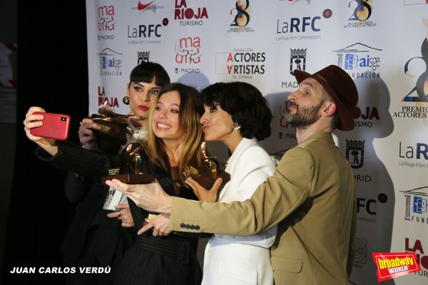 Miren Ibarguren, Anna Castillo, Inma Cuesta y JuliÃ¡n VillagrÃ¡n despuÃ©s de re Photo