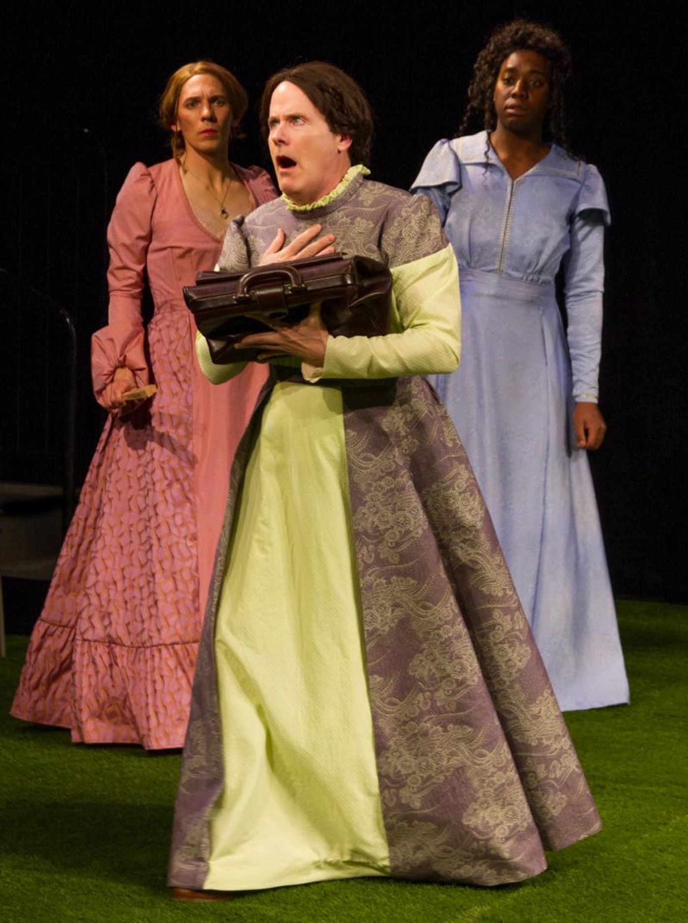 Review: Gender Takes Center Stage in THE IMPORTANCE OF BEING EARNEST  Image