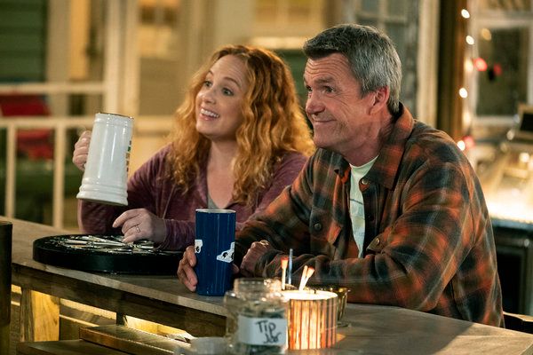 Jessica Chaffin as Beth, Neil Flynn as Fred Photo