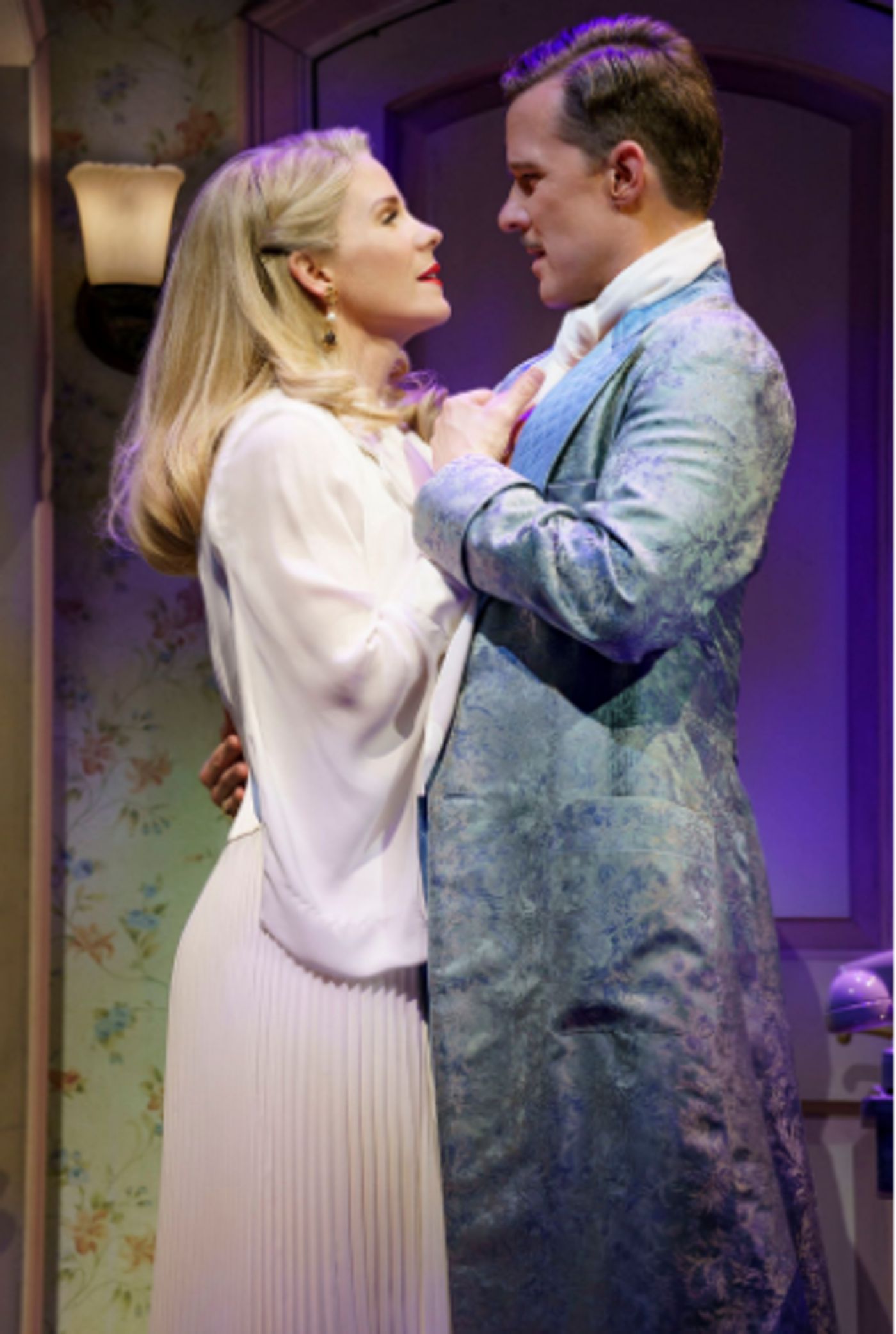 Review: Kelli O'Hara, Will Chase Star in a KISS ME, KATE That Offers Another Rewrite, Another Show  Image