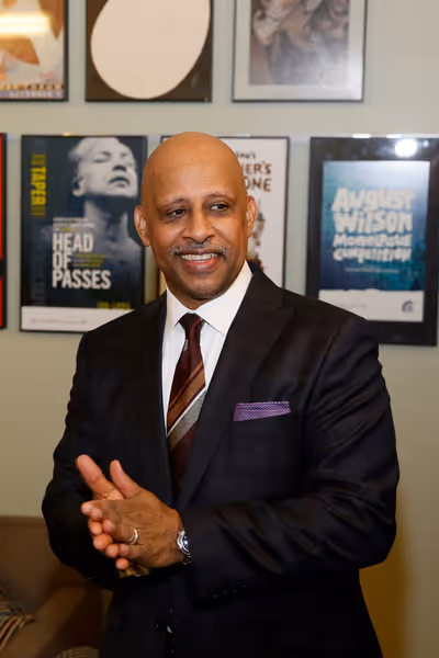 Creator/performer Ruben Santiago-Hudson  Photo
