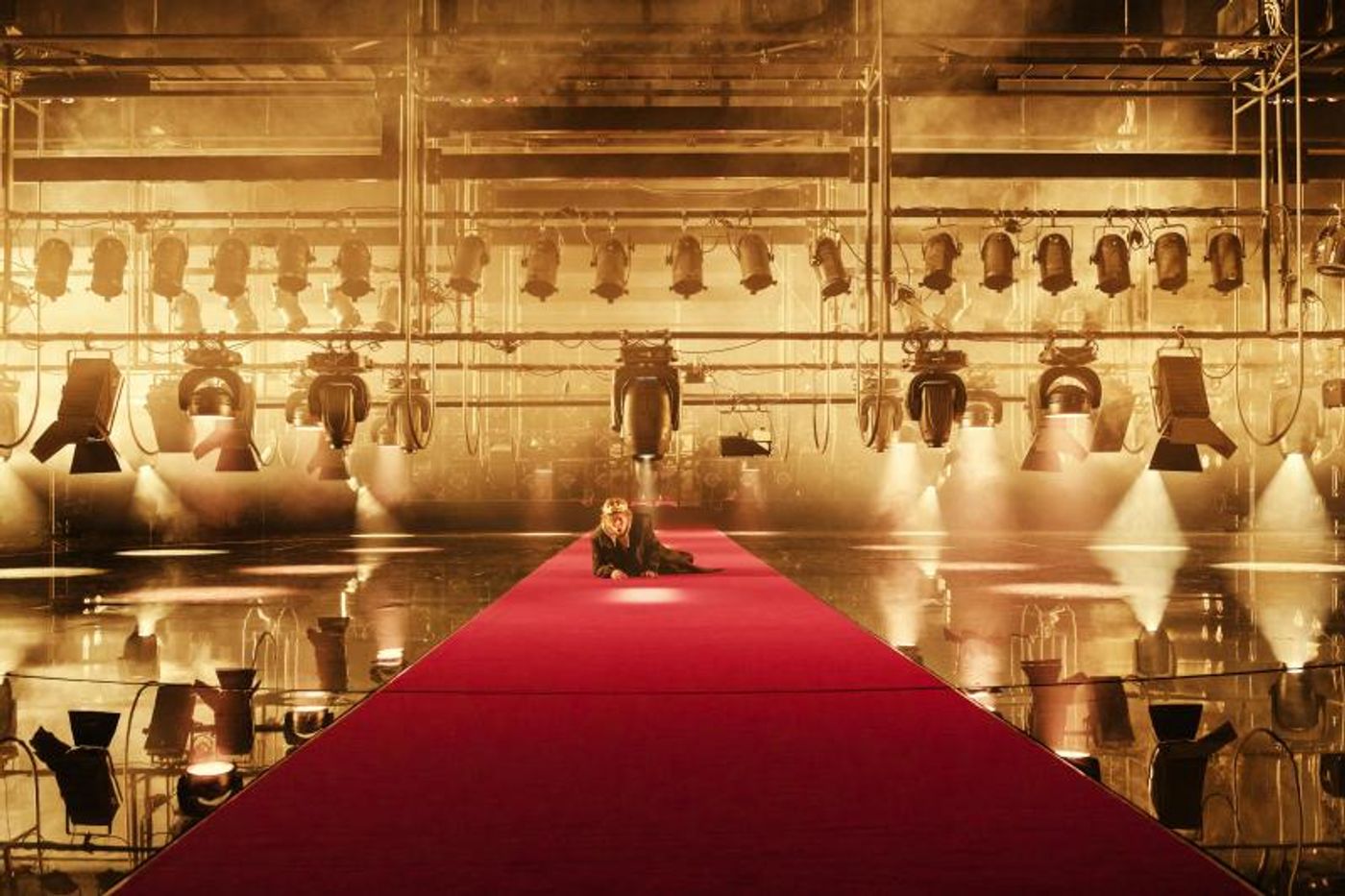 Review and Photos: HAMLET reflects and breathes without an effort at the Turku City Theatre  Image