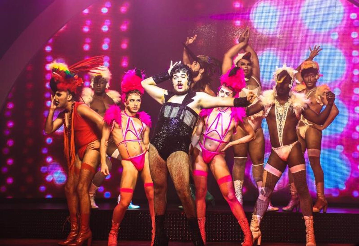 BWW Previews: 70? DECADA DO DIVINO MARAVILHOSO  DOC. MUSICAL Opens at Theatro NET Sao Paulo  Image