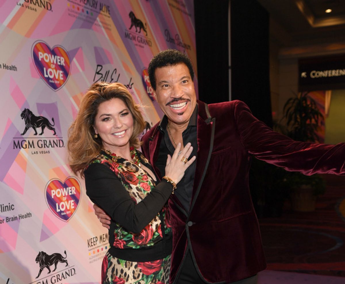 Shania Twain (L) and Lionel Richie at 