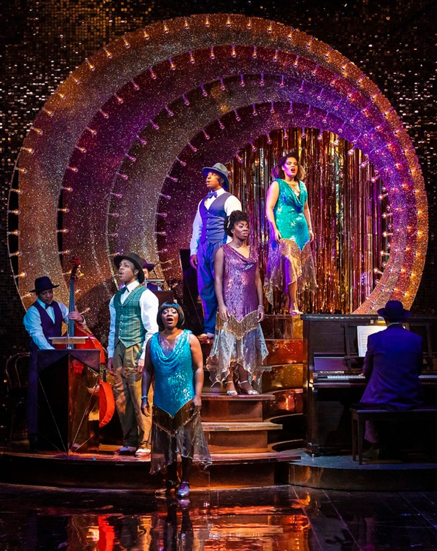 Photo Flash: First Look at AIN'T MISBEHAVIN' at Mercury Theatre Colchester  Image