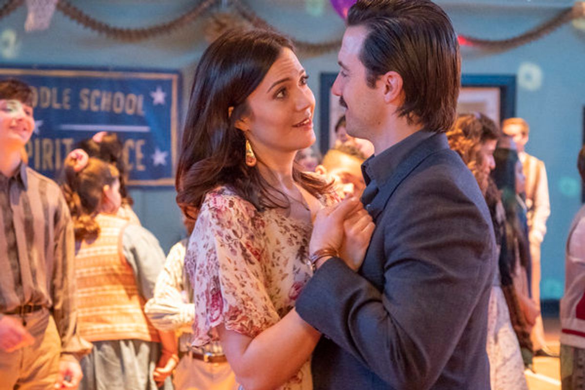 Mandy Moore as Rebecca Pearson, Milo Ventimiglia as Jack Pearson at 