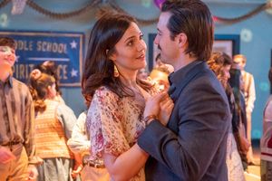 Mandy Moore as Rebecca Pearson, Milo Ventimiglia as Jack Pearson Photo