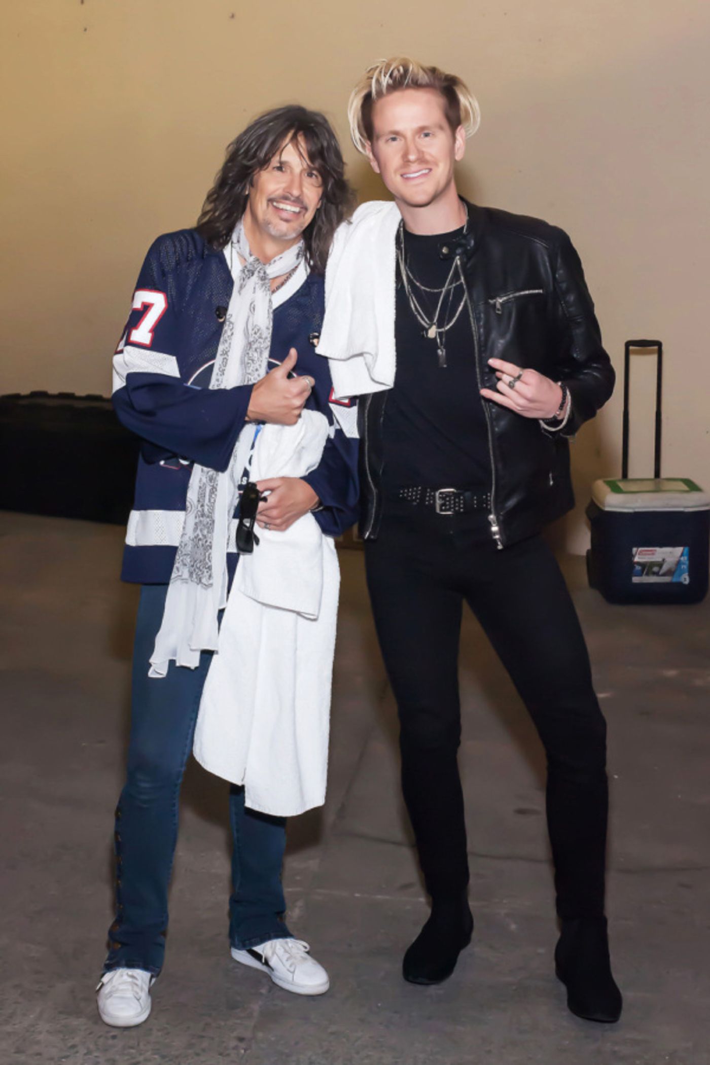 Photo Flash: Star Of JUKEBOX HERO Musical Crashes Foreigner Concert With Surprise Guest Appearance  Image