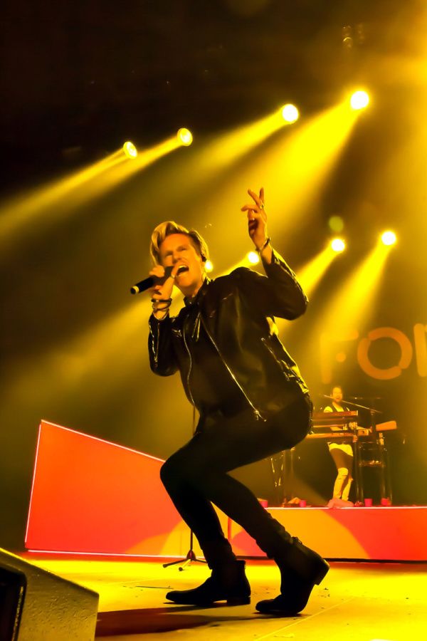 Photo Flash: Star Of JUKEBOX HERO Musical Crashes Foreigner Concert With Surprise Guest Appearance  Image