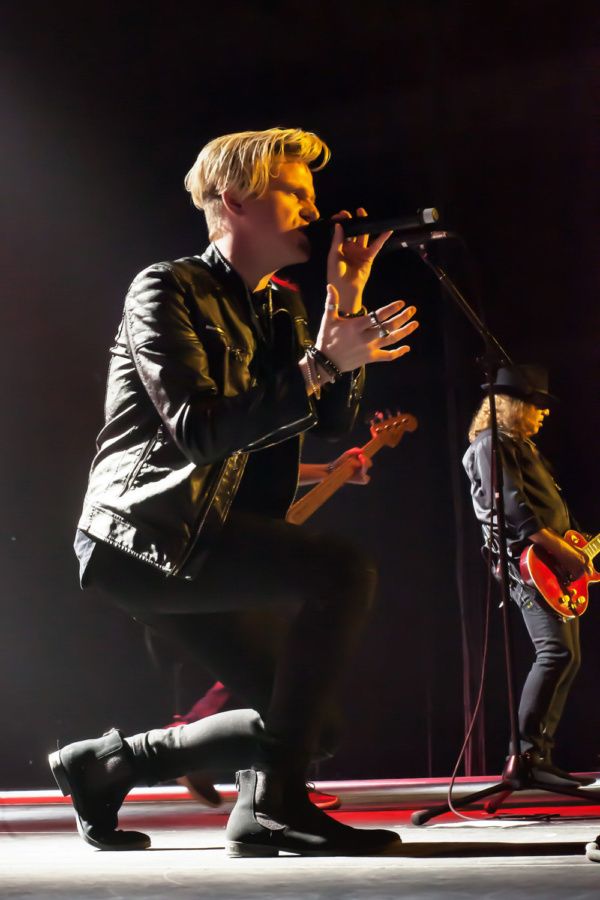 Photo Flash: Star Of JUKEBOX HERO Musical Crashes Foreigner Concert With Surprise Guest Appearance  Image