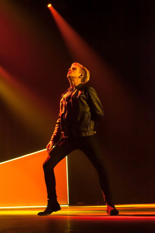 Photo Flash: Star Of JUKEBOX HERO Musical Crashes Foreigner Concert With Surprise Guest Appearance  Image