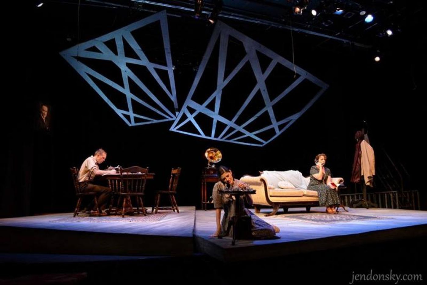 Review: THE GLASS MENAGERIE at Ritz Theatre Company is a 'Memory Play' that's Memorable  Image