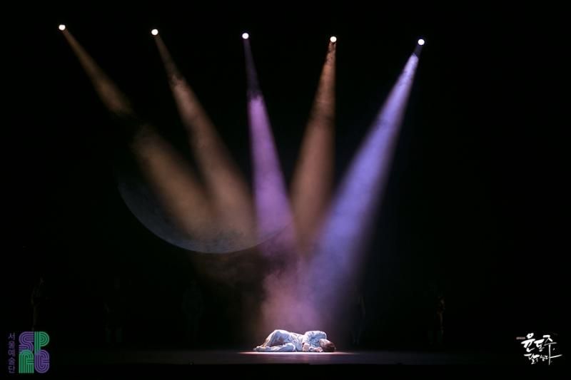 Review: Songs of Hope During Tragedy, SHOOTING AT THE MOON, YUN DONG-JU at CJ Towol Theatre In Seoul Arts Center Review: Songs of Hope During Tragedy, SHOOTING AT THE MOON, YUN DONG-JU at CJ Towol Theatre In Seoul Arts Center Image