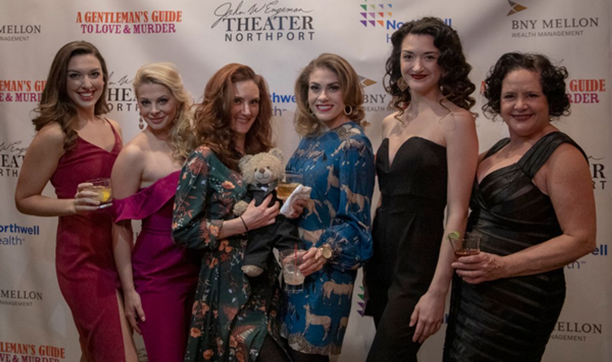 Briana Barnes, Lara Hayhurst, Katherine McLaughlin, Kate Loprest, Taylor Galvin and Mimi Bessette at 