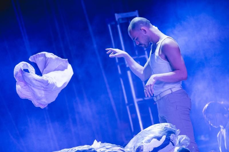 Review:  Entity Contemporary Dance Company Weaves Transparent/See Making A Statement About Our Commodity-Driven Culture Through Movement At The Montalban Theatre Image