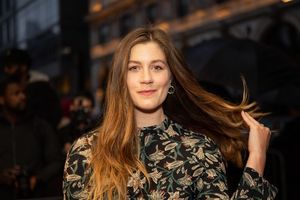 Laura Dreyfuss @ BroadwayWorld Laura Dreyfuss Photo