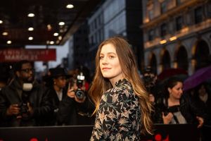 Laura Dreyfuss @ BroadwayWorld Laura Dreyfuss Photo