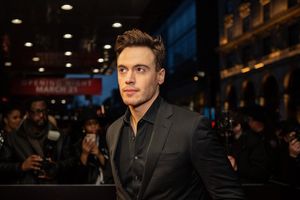 Erich Bergen @ BroadwayWorld Erich Bergen Photo
