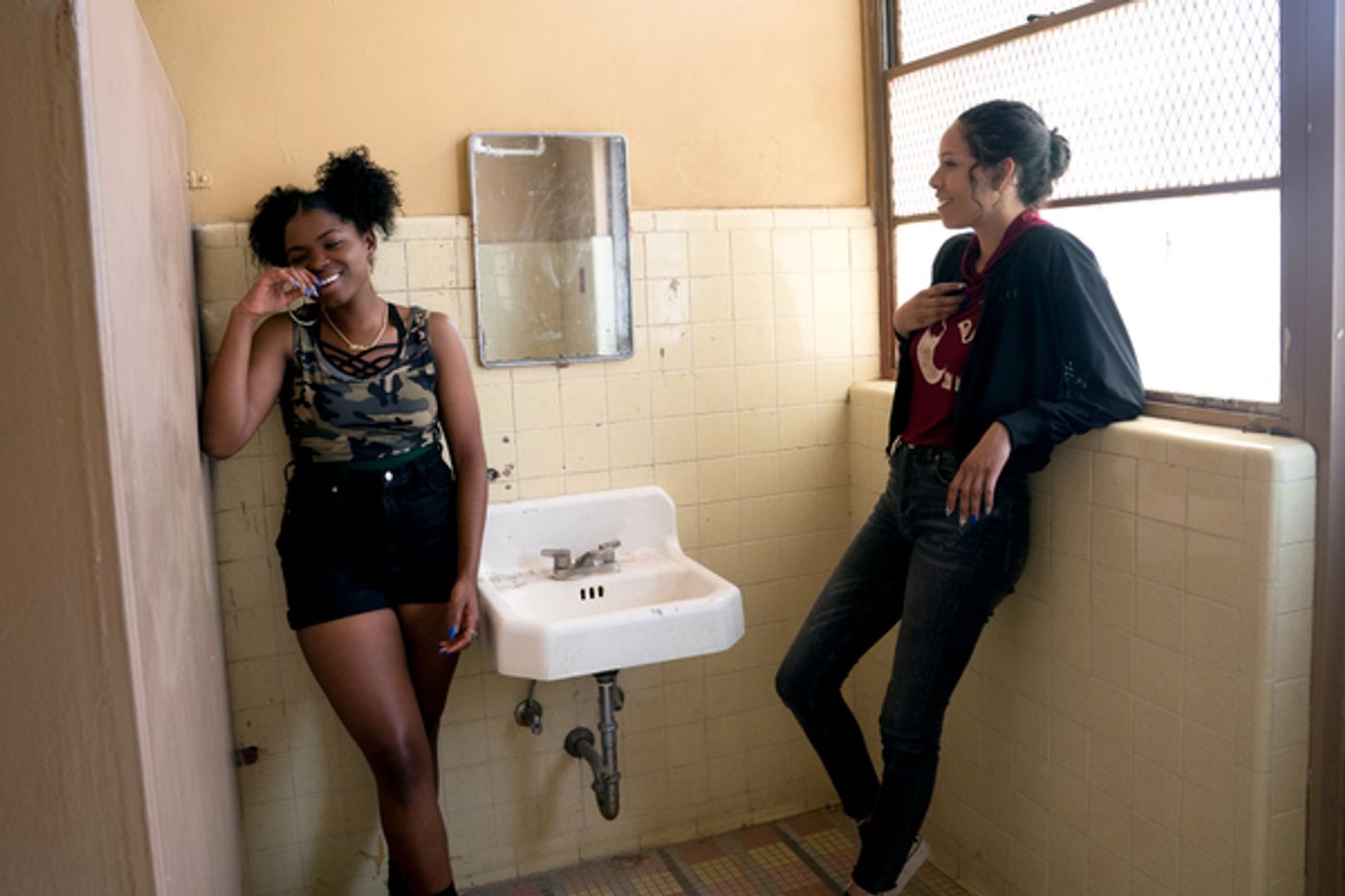 Photo Flash: Get a First Look at Uma Thurman, Tony Goldwyn in CHAMBERS Photo Flash: Get a First Look at Uma Thurman, Tony Goldwyn in CHAMBERS Image