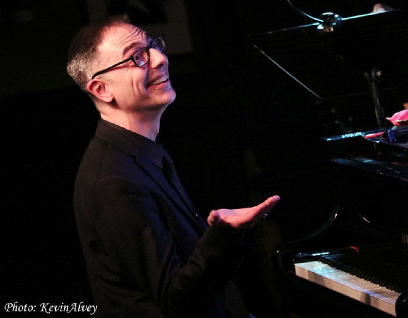 Photo Flash: Natalie Douglas Thrills at Birdland  Image