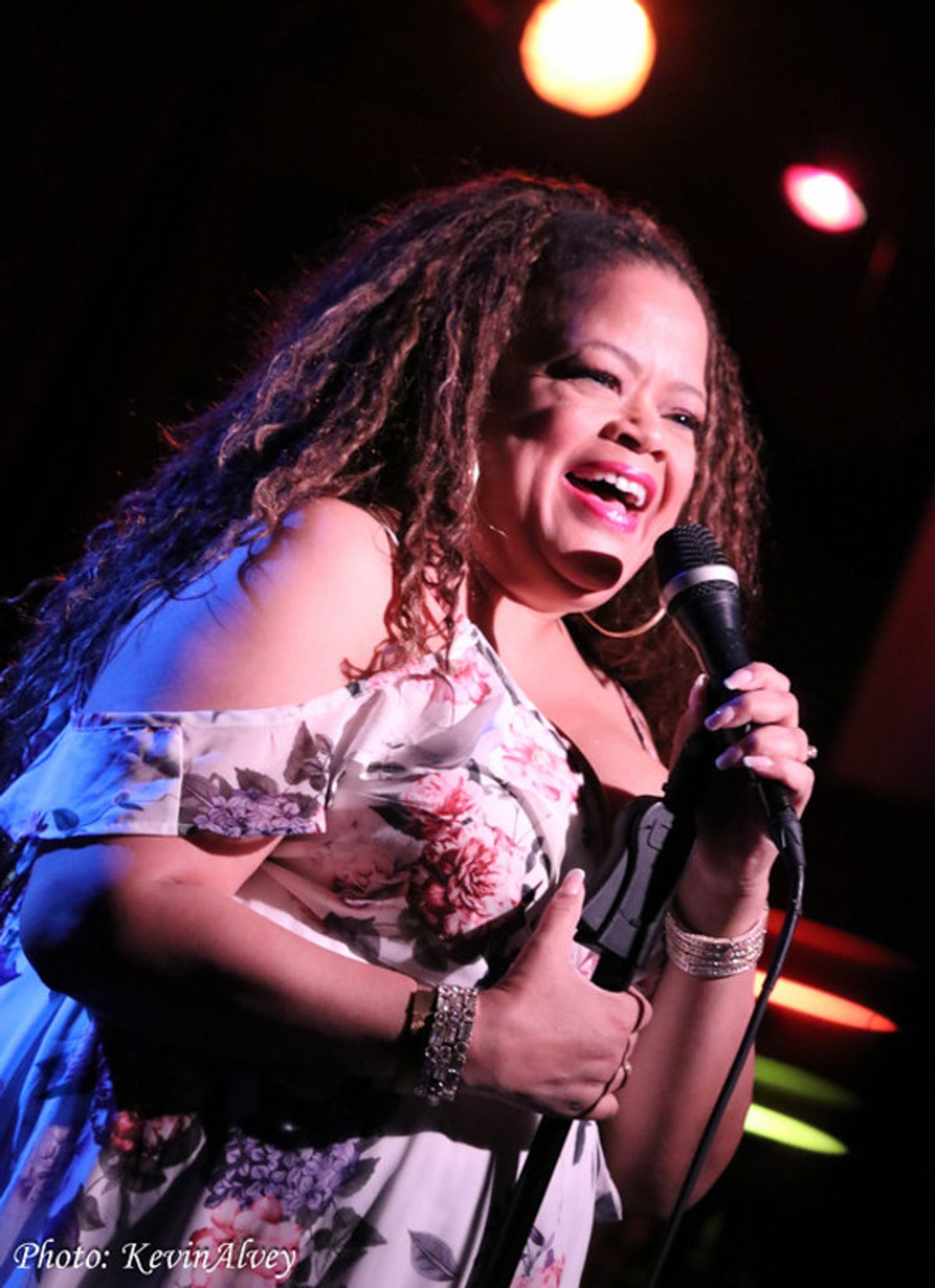 Photo Flash: Natalie Douglas Thrills at Birdland  Image