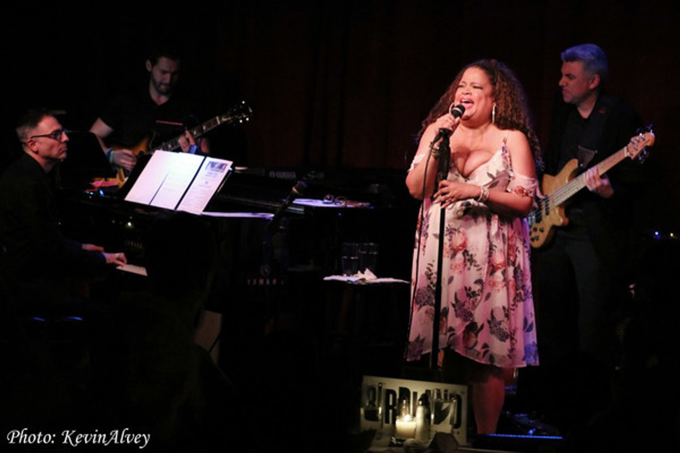 Photo Flash: Natalie Douglas Thrills at Birdland  Image
