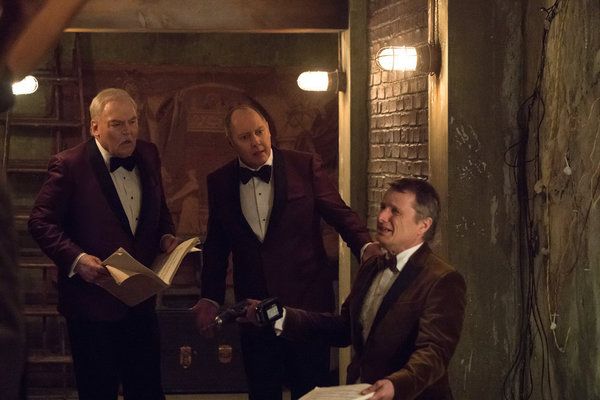 Stacy Keach as Robert Vesco, James Spader as Raymond 