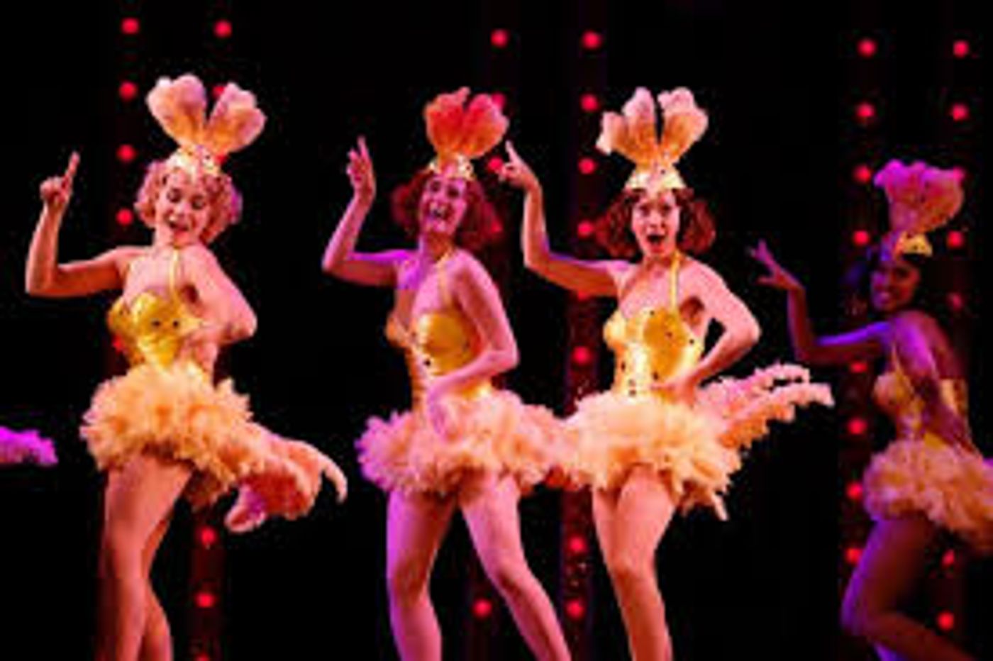 Review: GUYS AND DOLLS at Théâtre Marigny  Image