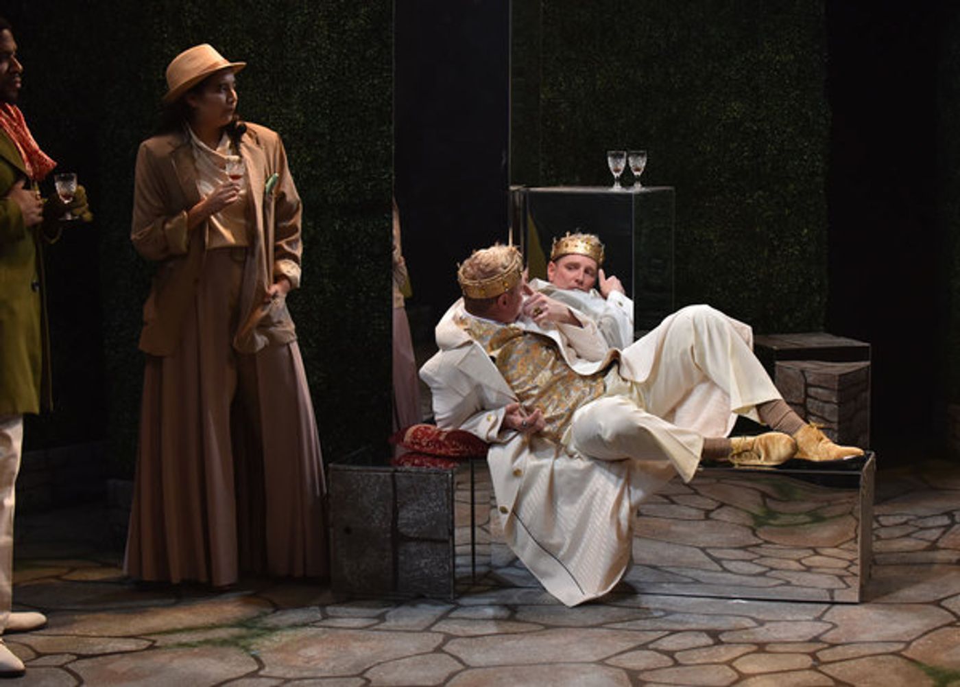 Photo Flash: First Look At William Shakespeare's RICHARD II Presented By Orlando Shakes  Image