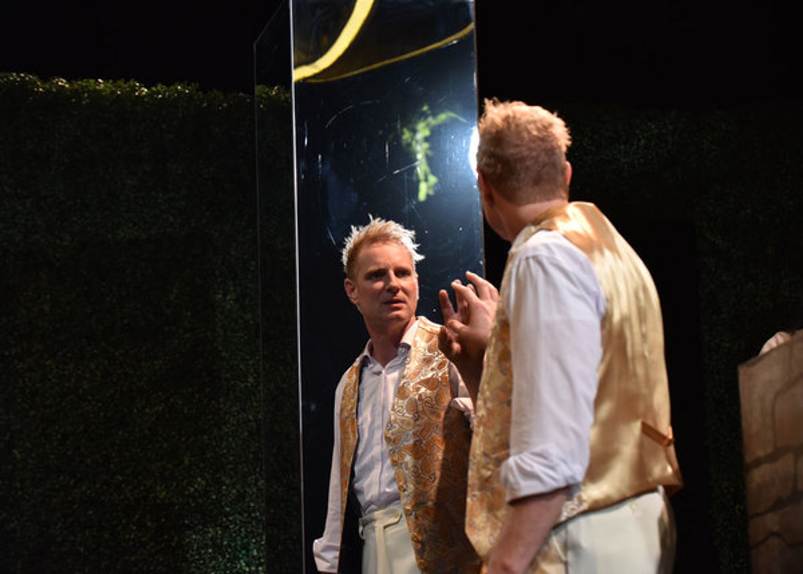 Photo Flash: First Look At William Shakespeare's RICHARD II Presented By Orlando Shakes — photo 2 of 10