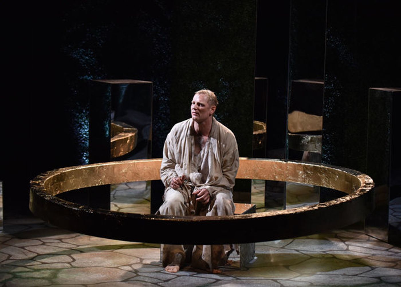 Photo Flash: First Look At William Shakespeare's RICHARD II Presented By Orlando Shakes  Image