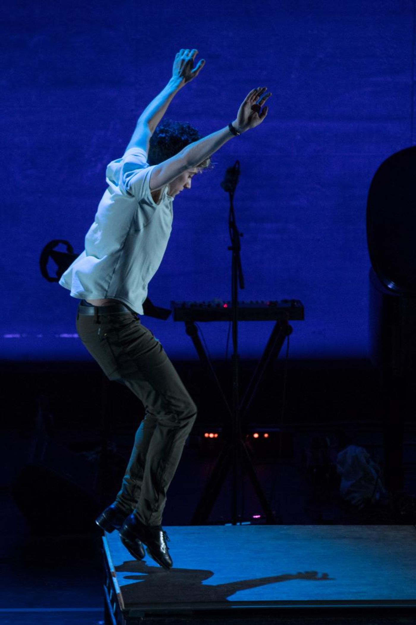 Review: DAMIAN WOETZEL'S DEMO: NOW Defies Expectation  Image