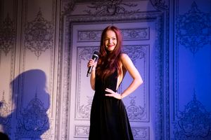 Lauren Zakrin @ BroadwayWorld Lauren Zakrin Photo