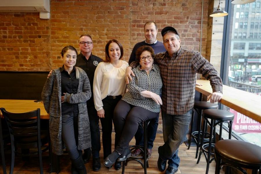 THE HUMMUS & PITA CO. Expands to Please Fans of Delicious Mediterranean Fare Image