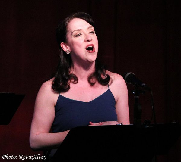 Kristen Mengelkoch Photo