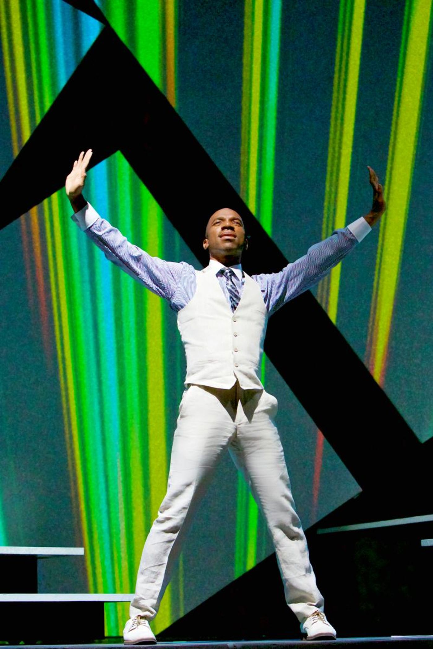 Review: SINCERELY, OSCAR Resurrects the Source and His Material at Acorn Theatre  Image