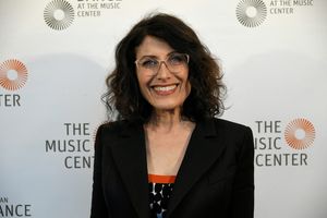 Lisa Edelstein

 Photo