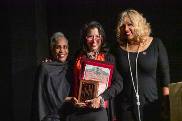 Sandra Tsing Loh (center) receives Maverick Award from Starletta DuPois (l.) and Kym  Photo