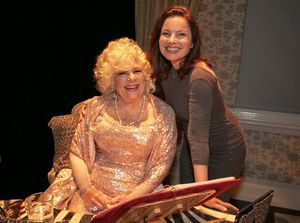 Renee Taylor Photo