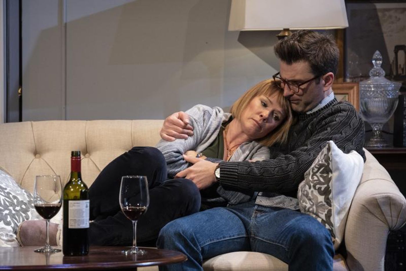 Review: DINNER WITH FRIENDS at Everyman Theatre  Image