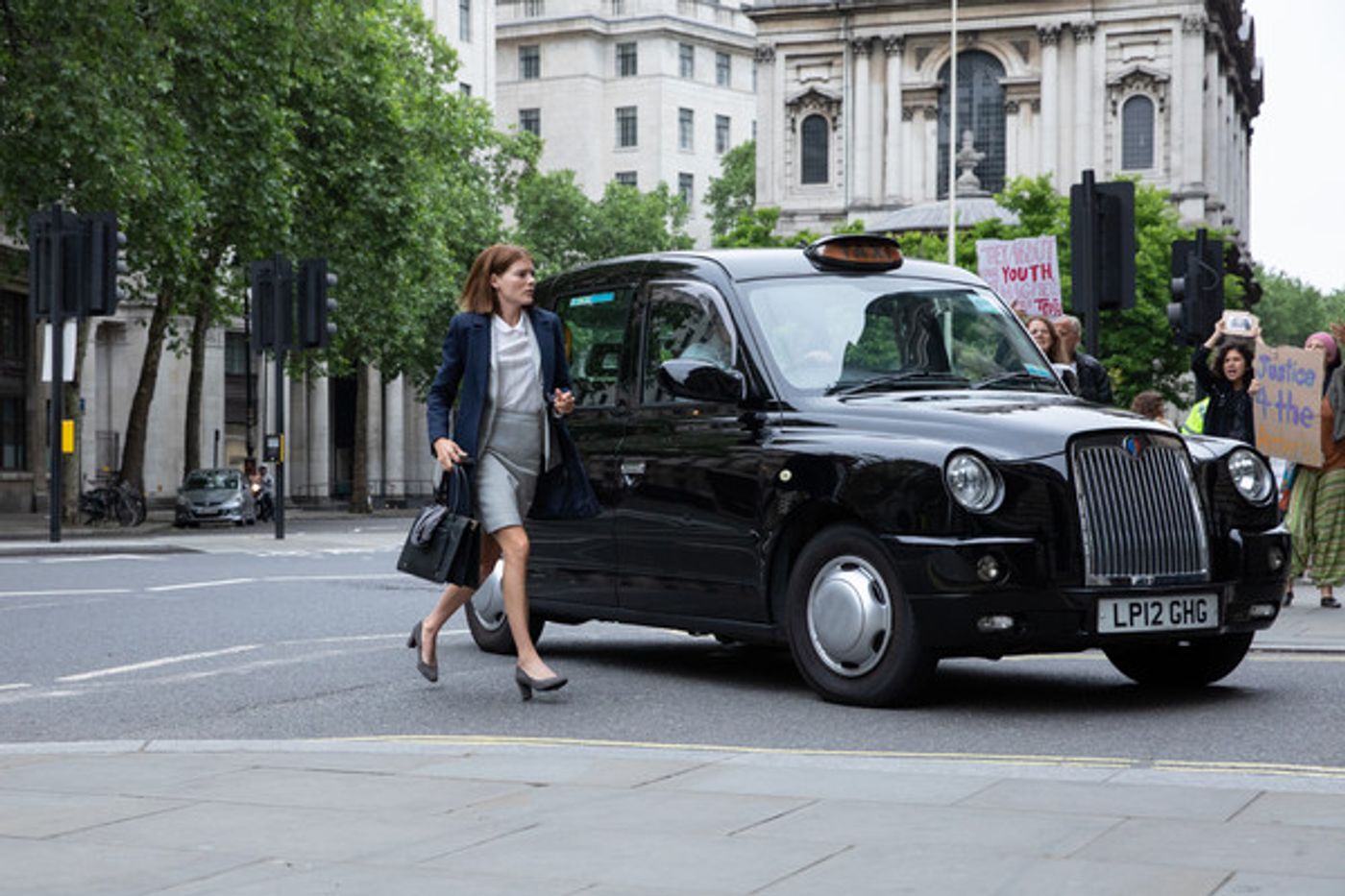 Photo Flash: Starz Debuts First Images of THE ROOK  Image