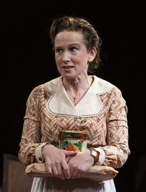 JENNIFER DUNDAS  Photo