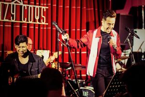 Nick Butcher join by musical director Chris Guard, Adam Martin (Guitars), Olly Buxton Photo