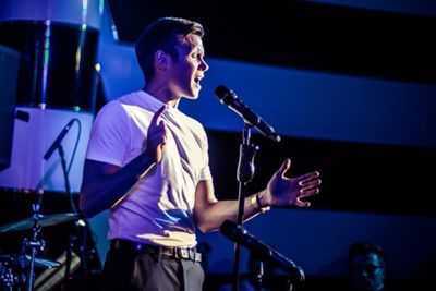 Rob Houchen sings ''Somewhere In Between'' Photo