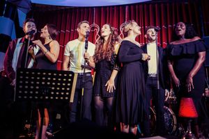 Closing the show Nick Butcher, Laura Tebbutt, Rob Houchen, Emma Kingston, Rebecca Lock, Greg Bernstein, Claudia Kariuki @ BroadwayWorld Closing the show Nick Butcher, Laura Tebbutt, Rob Houchen, Emma Kingston, Rebecca Loc Photo